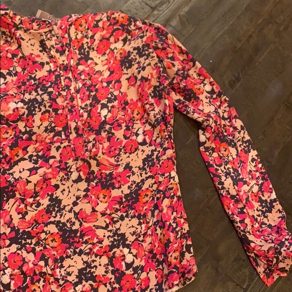 Floral Loft Blouse - Picture 2 of 4